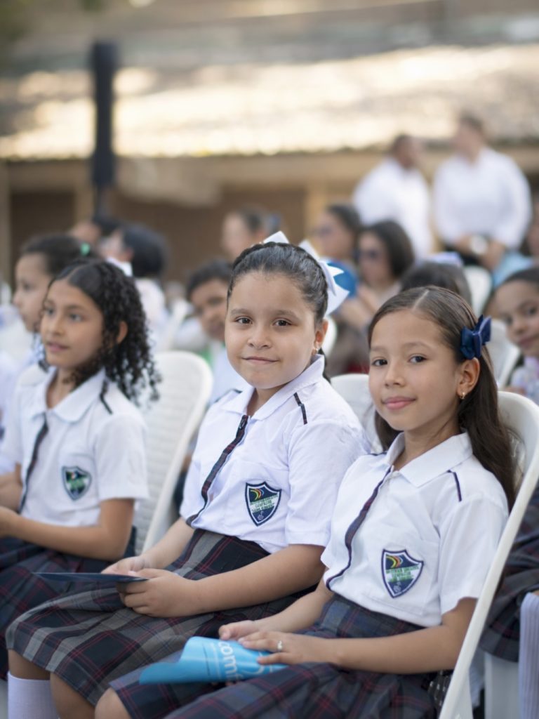 Instagram post from comfacoroficial. This post is in position 2.