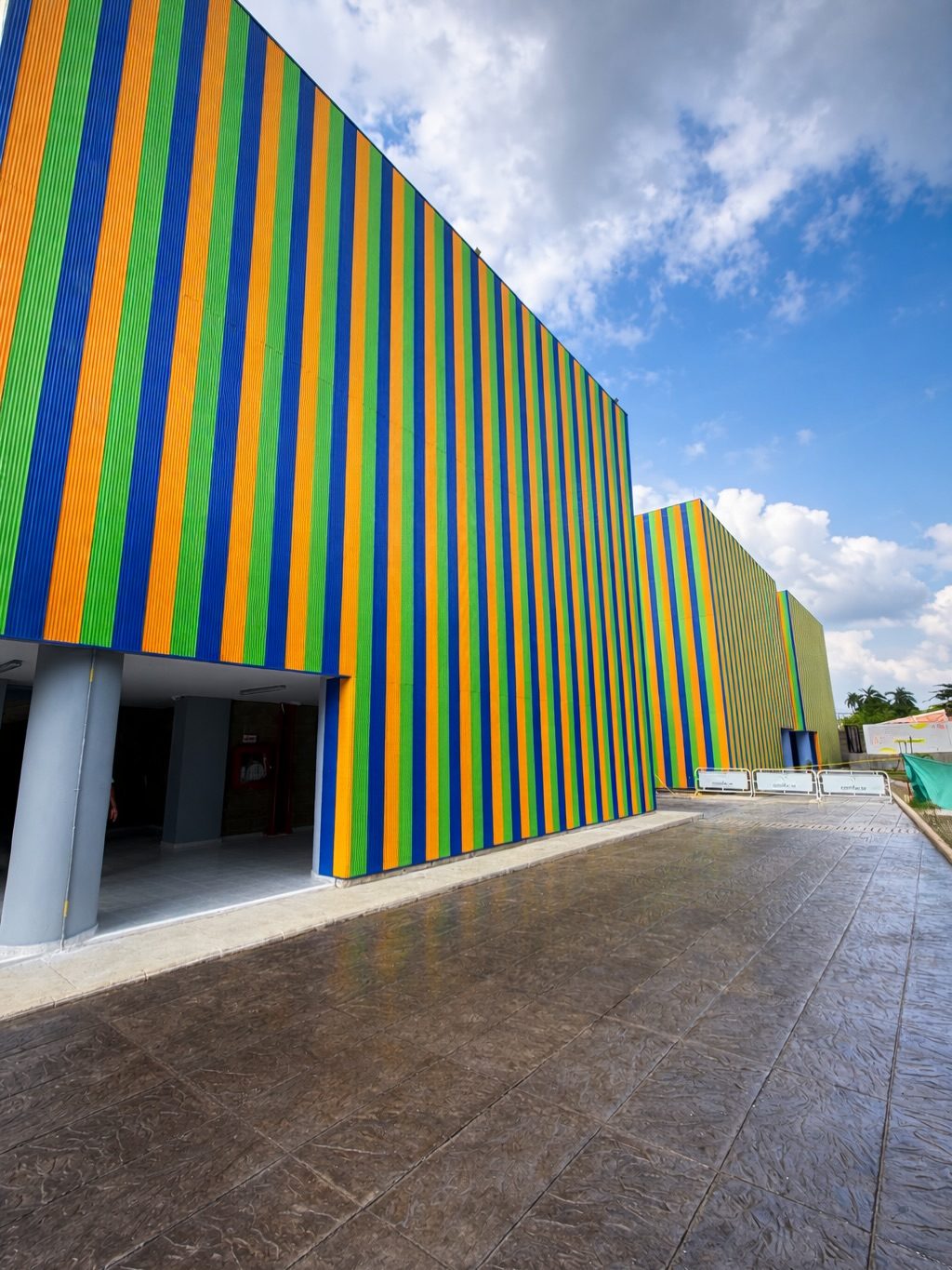 Instagram post from comfacoroficial. This post is in position 6.