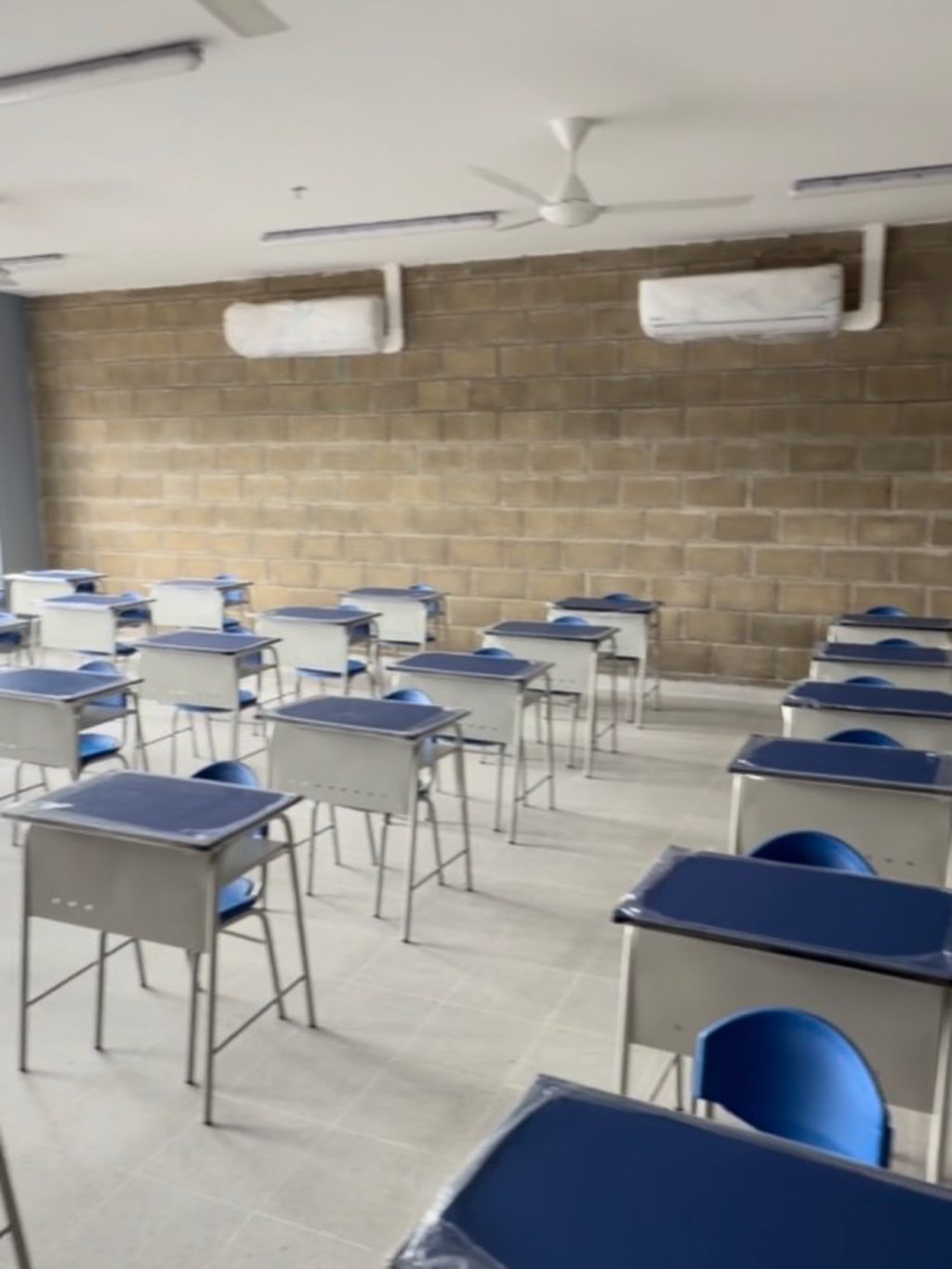 Instagram post from comfacoroficial. This post is in position 8.